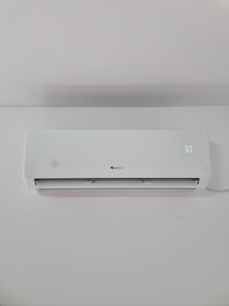 Montaj aer conditionat (Firma)